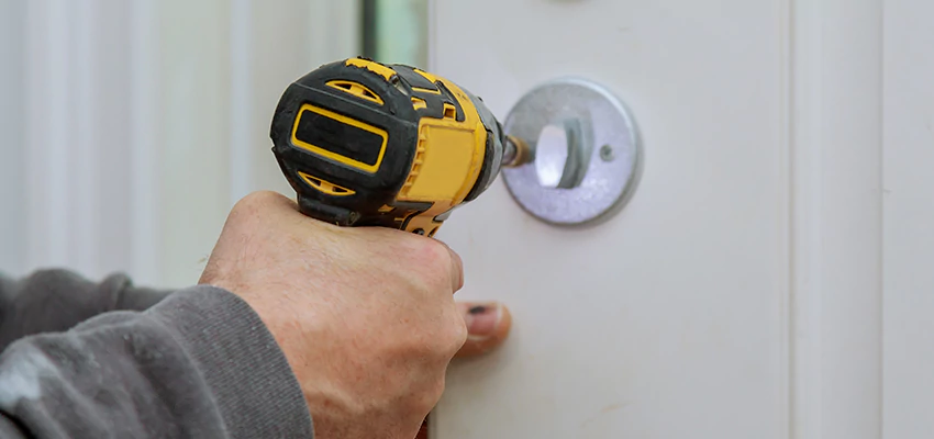 Street Locksmith For Smart Lock Repair in Camarillo, CA